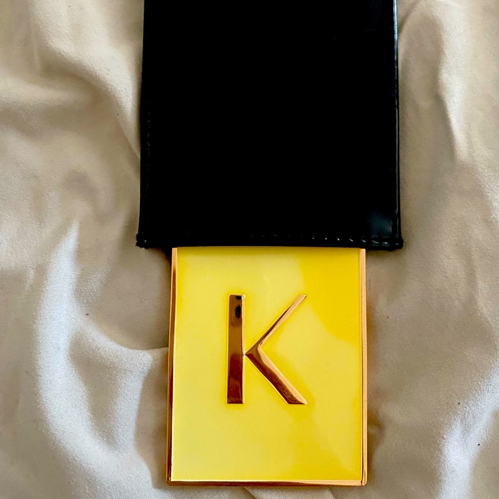 Mini carry mirror